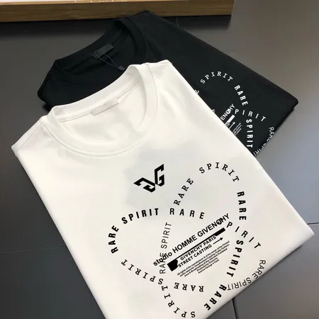 ジバンシィ Tシャツ