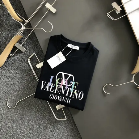 ヴァレンティノ Tシャツ
