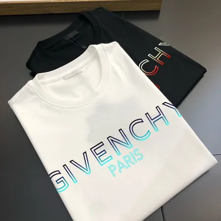 ジバンシィ Tシャツ