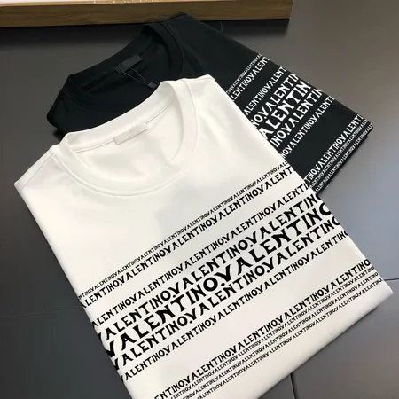 ヴァレンティノ Tシャツ