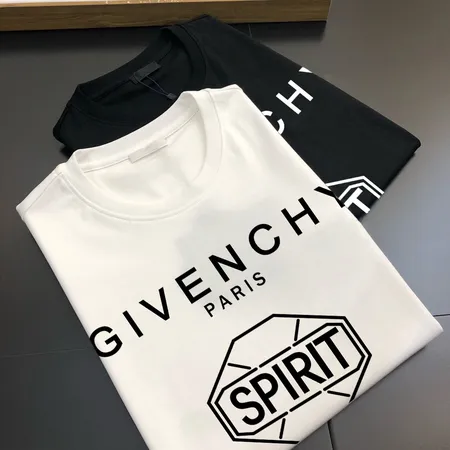 ジバンシィ Tシャツ