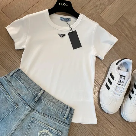 プラダ Tシャツ