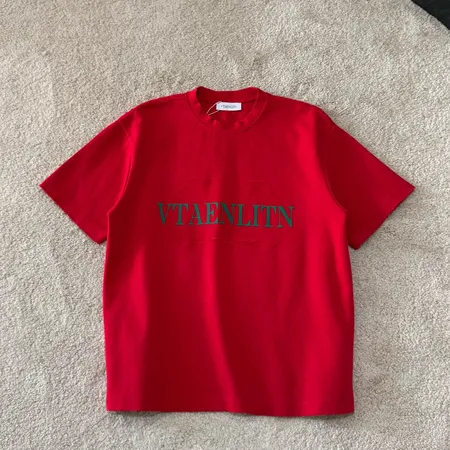 ヴァレンティノ Tシャツ