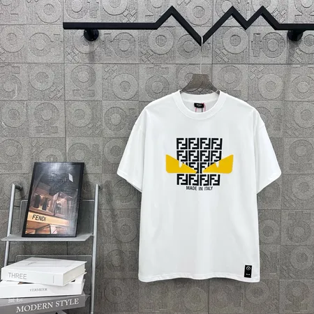 フェンディ Tシャツ