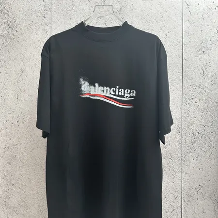 バレンシアガ Tシャツ