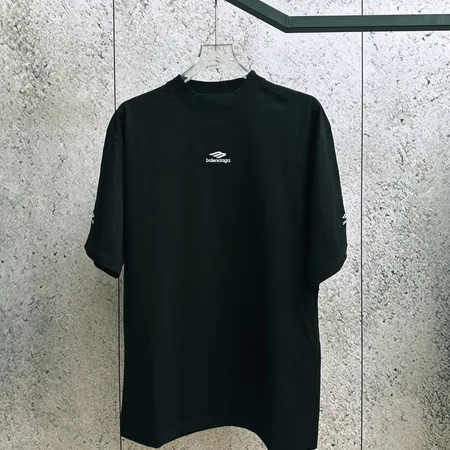 バレンシアガ Tシャツ