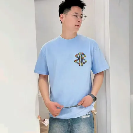 バレンシアガ Tシャツ