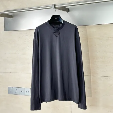 プラダ パーカー