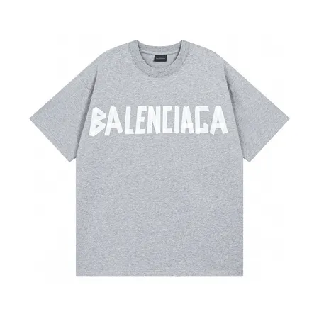 バレンシアガ Tシャツ