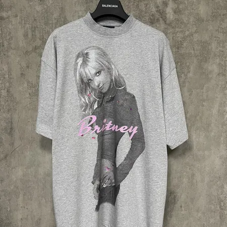 バレンシアガ Tシャツ