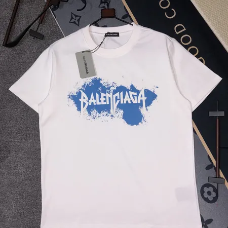 バレンシアガ Tシャツ