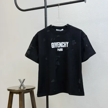 ジバンシィ Tシャツ