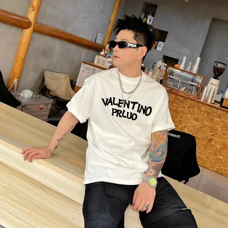 ヴァレンティノ Tシャツ