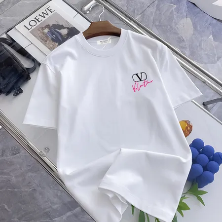 ヴァレンティノ Tシャツ