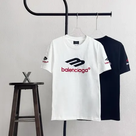 バレンシアガ Tシャツ