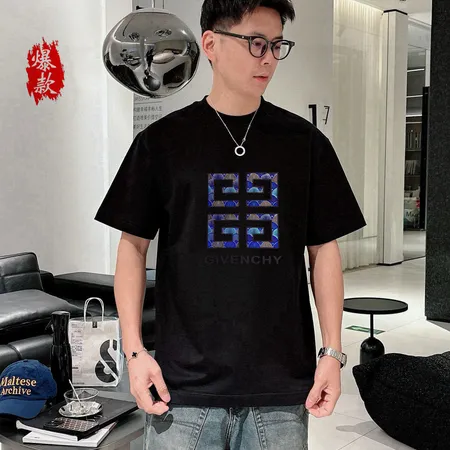 ジバンシィ Tシャツ