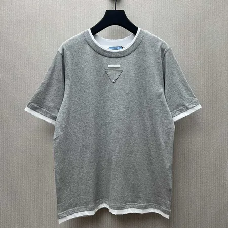プラダ Tシャツ
