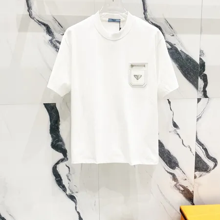 プラダ Tシャツ