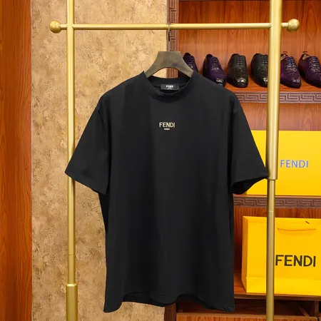 フェンディ Tシャツ