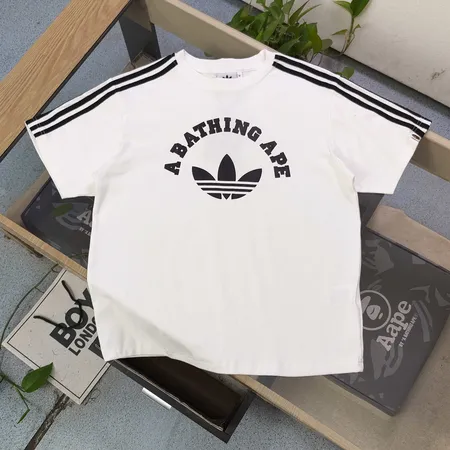 アディダス Tシャツ