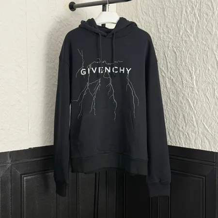 ジバンシィ パーカー