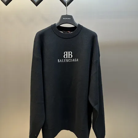 バレンシアガ パーカー