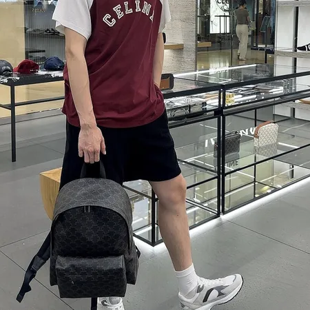 セリーヌ Tシャツ