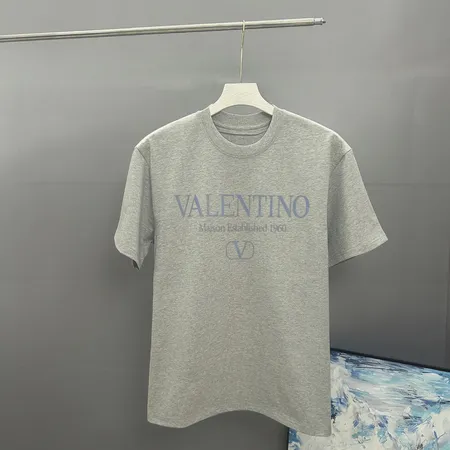 ヴァレンティノ Tシャツ