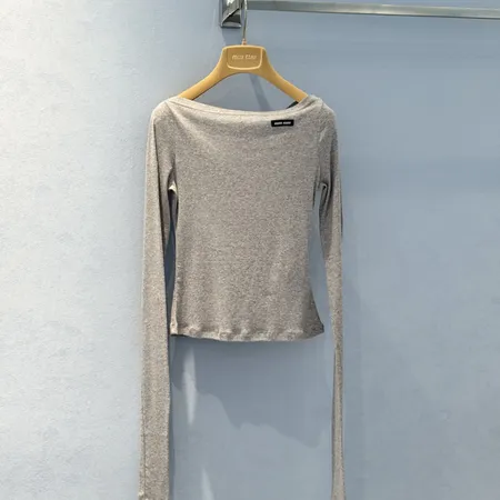 ミュウミュウ Tシャツ