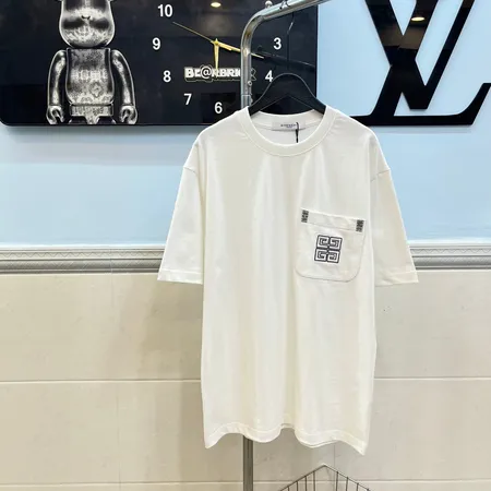 ジバンシィ Tシャツ