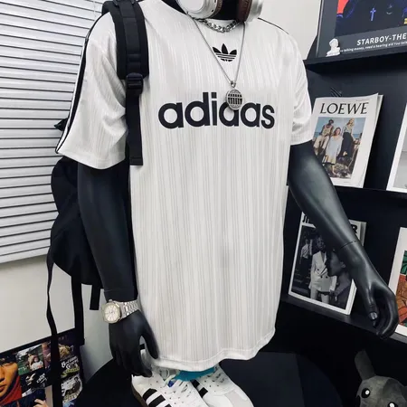 アディダス Tシャツ
