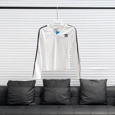 アディダス Tシャツ