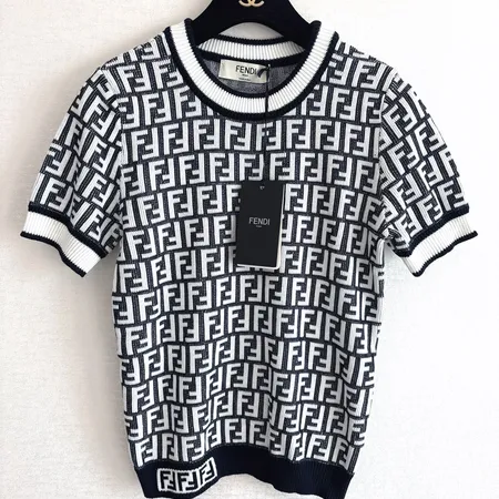フェンディ Tシャツ
