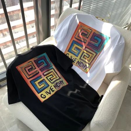 ジバンシィ Tシャツ