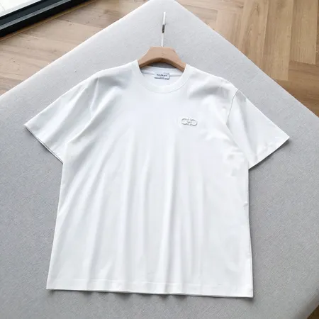 フェラガモ Tシャツ