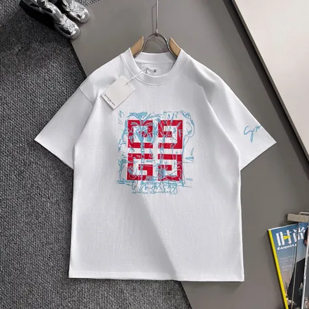 ジバンシィ Tシャツ