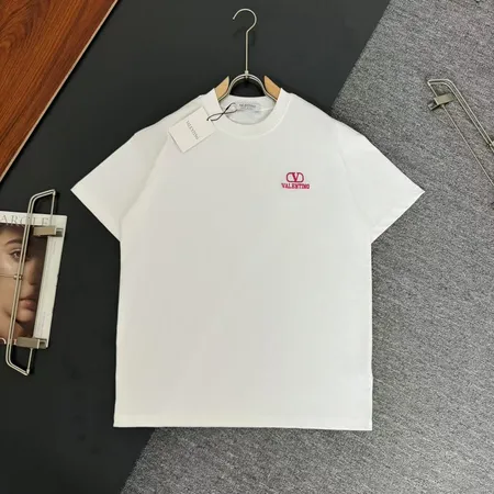 ヴァレンティノ Tシャツ