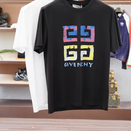 ジバンシィ Tシャツ