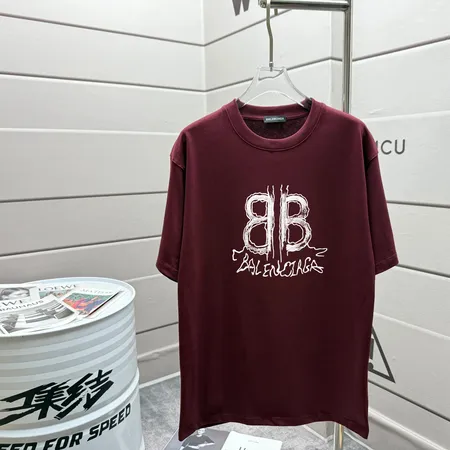 バレンシアガ Tシャツ