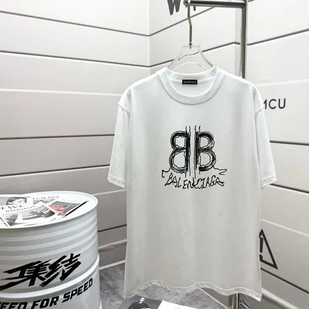 バレンシアガ Tシャツ