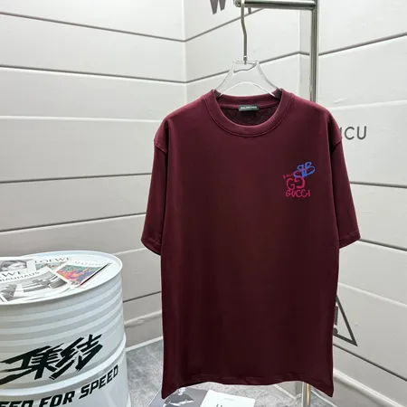 バレンシアガ Tシャツ