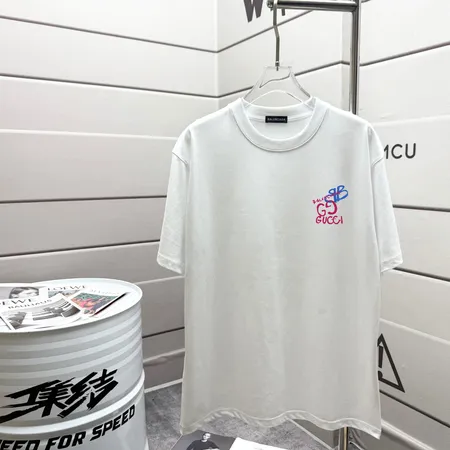 バレンシアガ Tシャツ