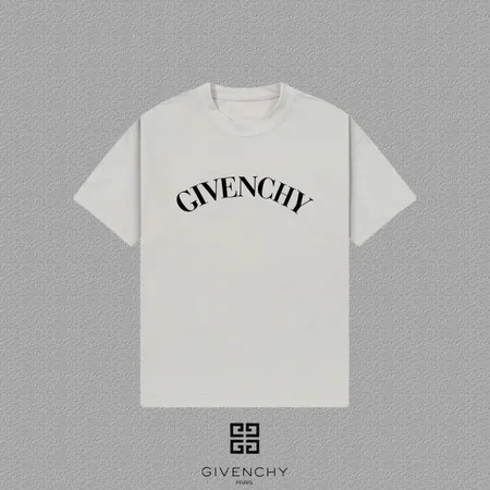 ジバンシィ Tシャツ