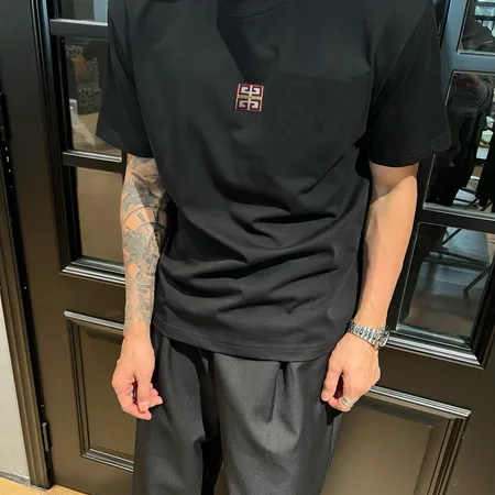 ジバンシィ Tシャツ