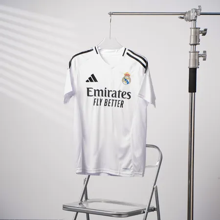 アディダス Tシャツ