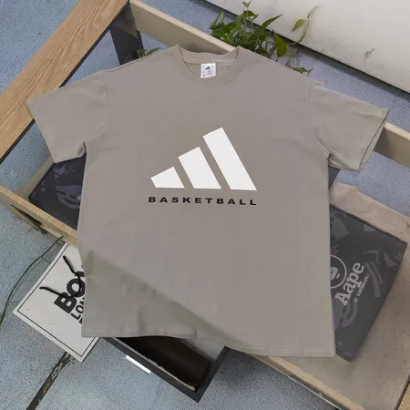 アディダス Tシャツ