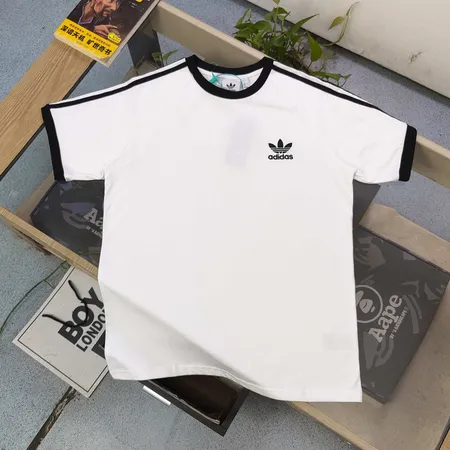 アディダス Tシャツ