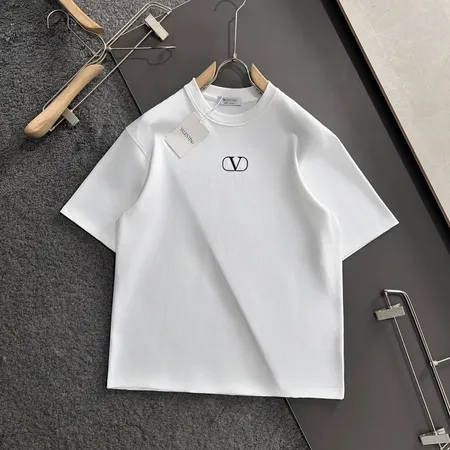 ヴァレンティノ Tシャツ