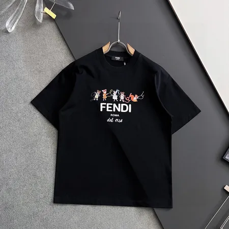 フェンディ Tシャツ