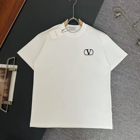 ヴァレンティノ Tシャツ